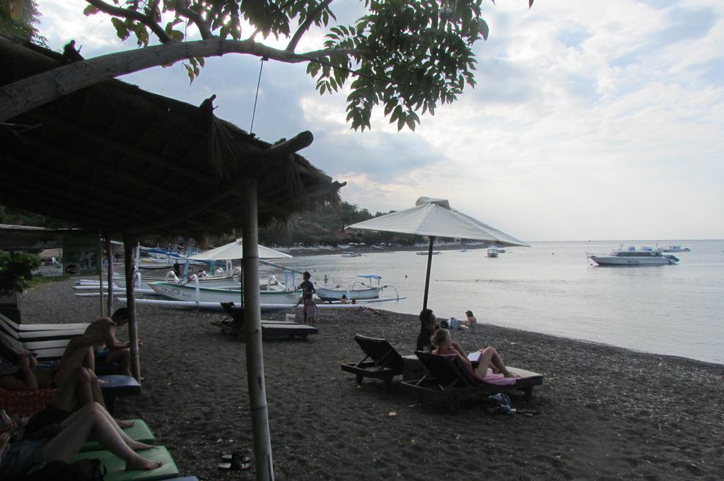 Warung Jemeluk & Home Stay Amed Pokoj fotografie